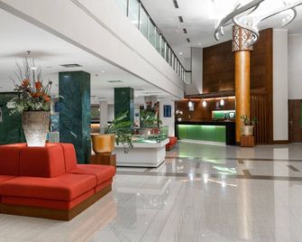 Aston Tanjung Pinang Hotel and Conference Center - Tanjung Pinang - Lobby