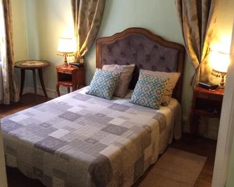 House located at the heart of Auxerre, very quiet, very good accommodations - Auxerre - Bedroom