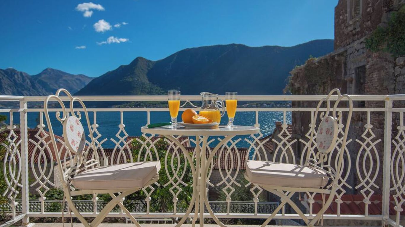 Conte Hotel & Restaurant