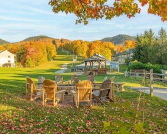 Amazing Club Wyndham Smugglers Notch, 1 Bedroom Suite, Explore Vermont's Enchanted Ground - Smugglers Notch - Patio
