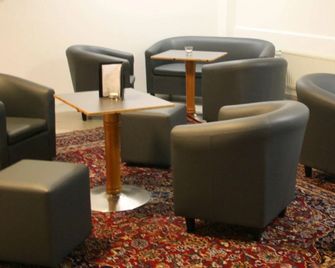 Sporthotel Podersdorf - Podersdorf am See - Sala de estar