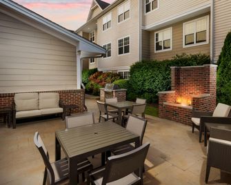 Residence Inn by Marriott Hartford Rocky Hill - Rocky Hill - Патіо