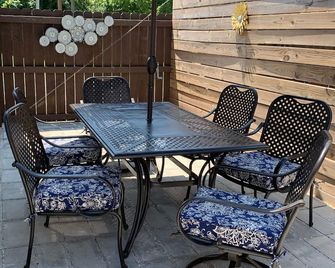 Holley Rentals 2br+ bonus Room 1300 sq ft apt. Sleeps 8 - Vicksburg - Патіо
