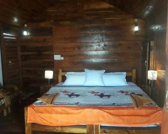 Blue Lagoon Sea Front cottages - Canacona - Bedroom