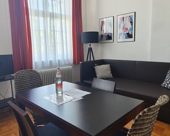 Whliving - Apartments & Studios In Konstanz - Konstanz - Dining room