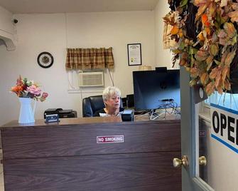 Cadiz Motel by OYO on route 250 - Cadiz - Vastaanotto