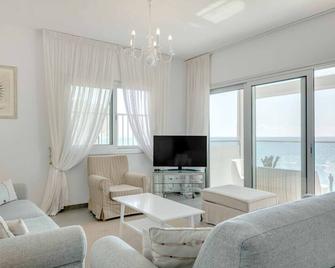 Phaedrus Living: Beach Front Flat Kyma - Germasogeia - Living room
