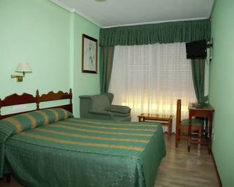 Dolusa - Viveiro - Habitación