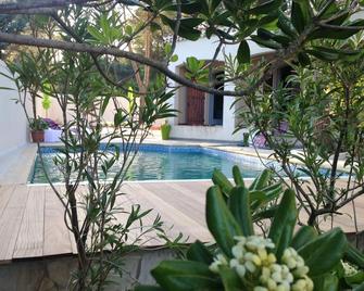 Maison d'hôtes naturiste Villa PaulAna - Agde - Piscina