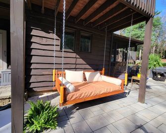 In-Ground Heated Pool, Hot tub, Fire pit, Secluded - Stroudsburg - Patio