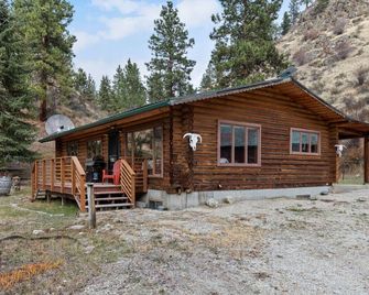 Sapphire Ridge Cabin - Hamilton - Building