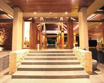 Candi Beach Resort & Spa - Manggis - לובי