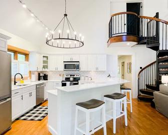 Mountain Daisy Redstone l Newly Remodeled Mountain Getaway - Redstone - Cocina