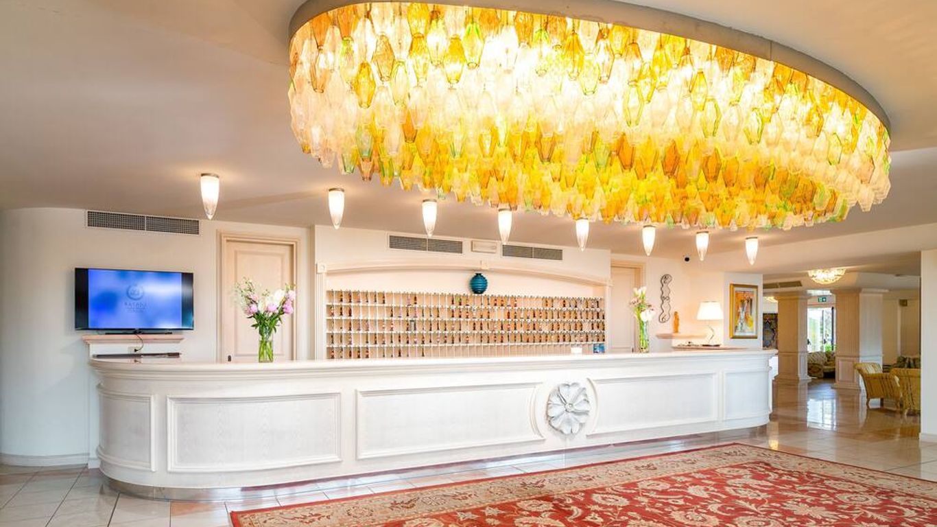 هوتل يونيفرسال