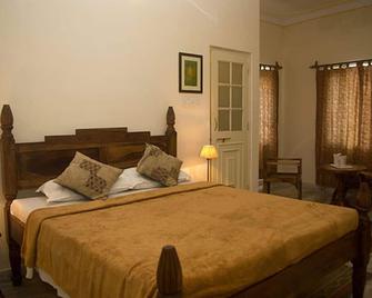 Hotel Pratap Bhawan - Udaipur - Bedroom