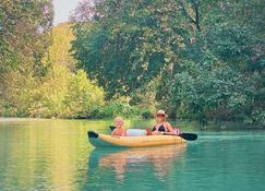 Enjoy the beautiful San Marcos River in this new, nice and comfy cabin! - Kyle - Kolam