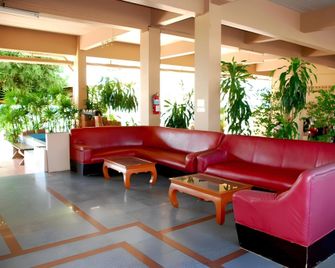 Dee Ma Hotel - Khon Kaen - Reception