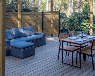 Clean, comfortable, peaceful home in Folsom! 4/2, 2 king beds, sleeps 12 - Folsom - Patio