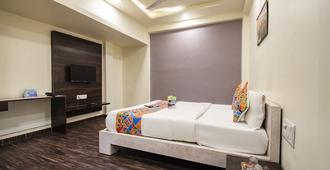 Fabhotel Maher Inn - Ahmedabad - Bedroom