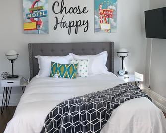 Beautiful Studio for Traveling Professionals or New to Reno Residents - Reno