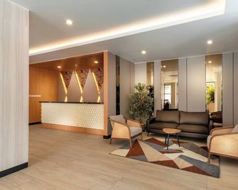 d'primahotel Bandar Balikpapan - Balikpapan - Hall d’entrée