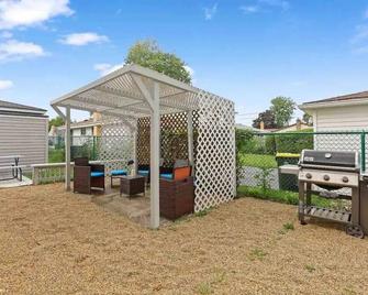 Wonderful in Wood Dale, right by ￼O’Hare airport! - Wood Dale - Patio