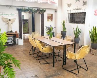 La Casa de Mamapán Hotel Colonial Ahuachapan - Ahuachapán - Innenhof