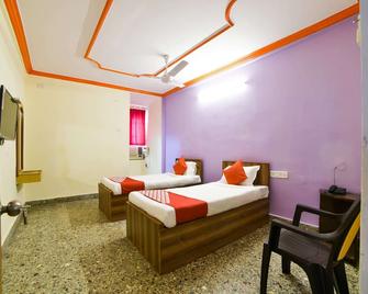 OYO 17316 Radika Residency - Warangal - Bedroom