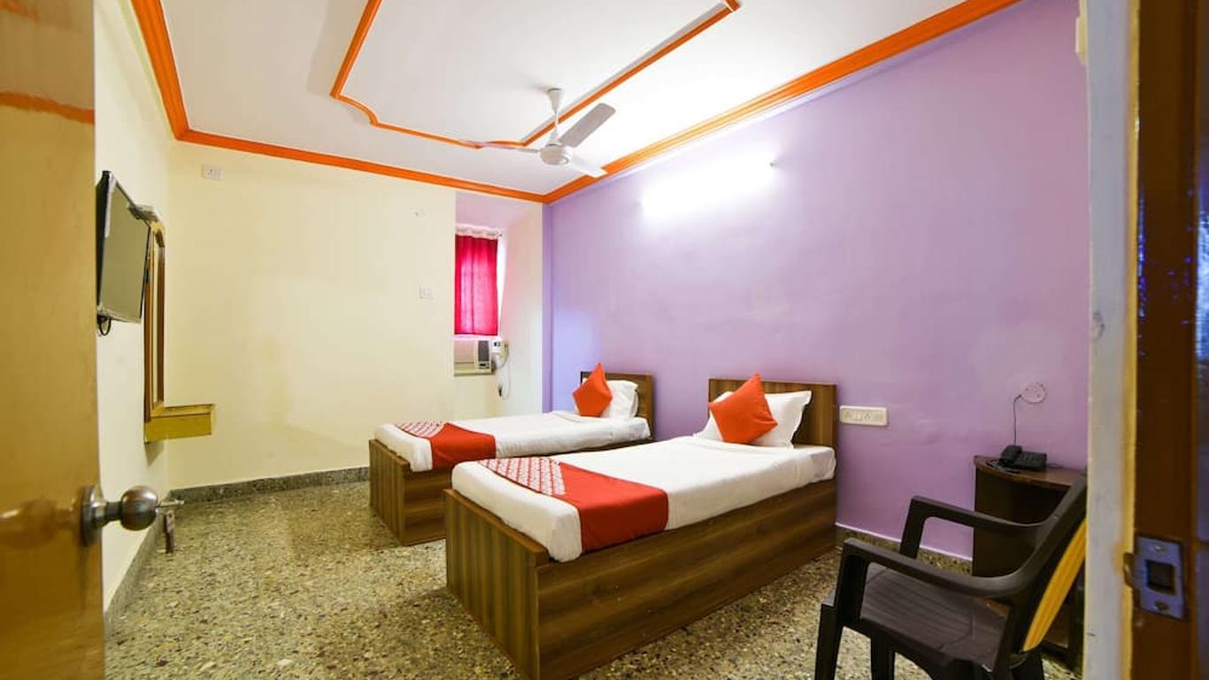 OYO 17316 Radika Residency