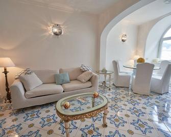 Abate Luxury Apartment By Caprirooms - Capri - Pokój dzienny
