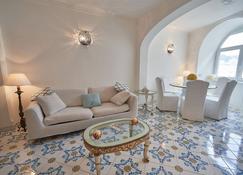 L'Abate Luxury Apartment - Capri - Stue