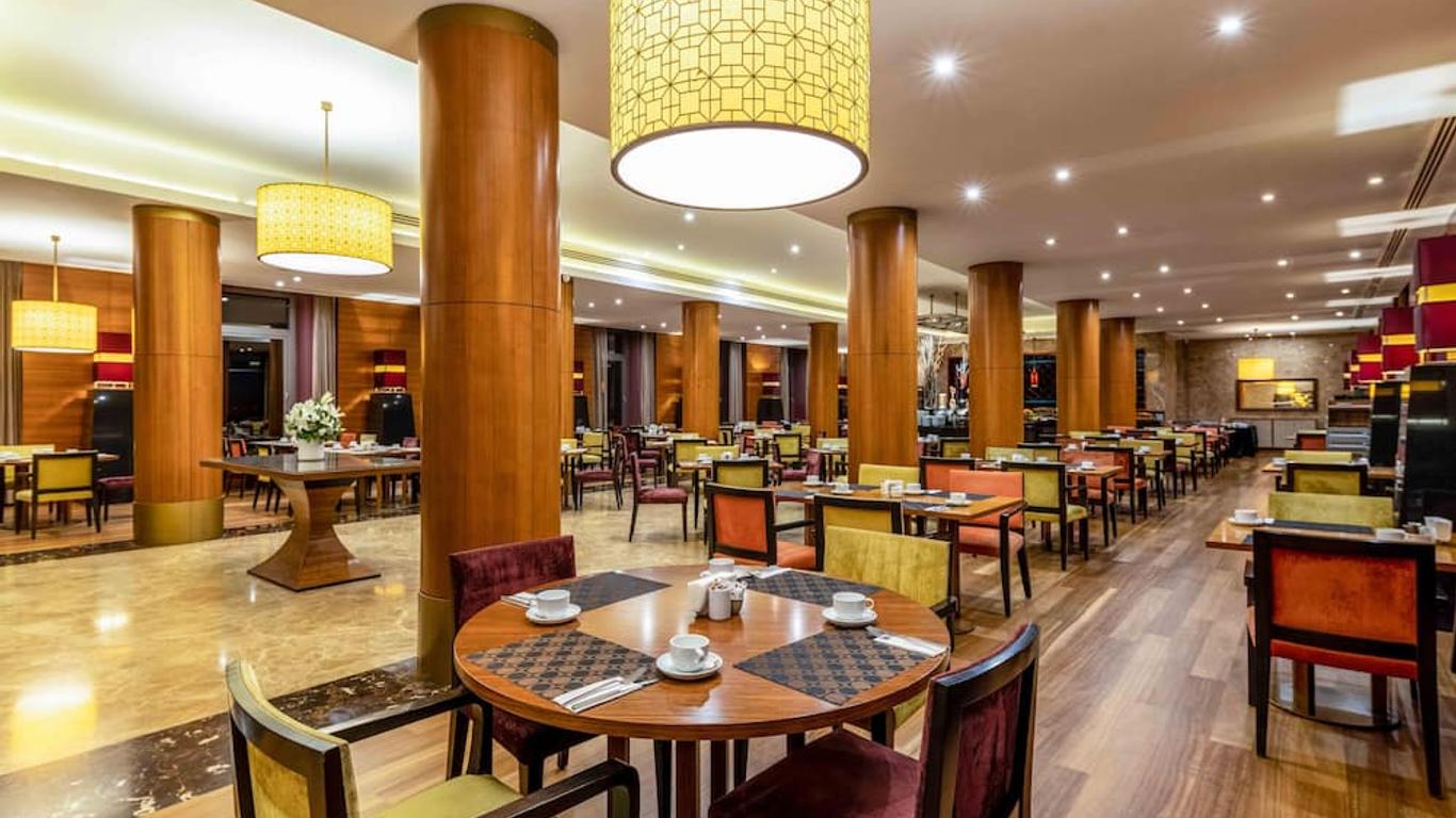 Çelik Palace Hotel Convention Center & Thermal Spa