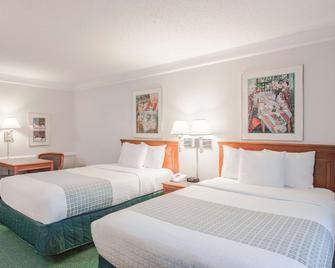 La Quinta Inn by Wyndham Indianapolis Airport Lynhurst - Indianapolis - Schlafzimmer