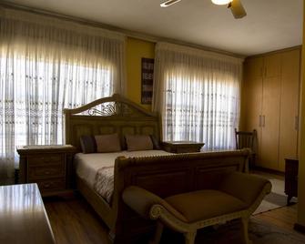 Motsolga Bed and Breakfast - Soweto - Bedroom