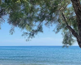 A house by the sea. - Tsoutsouros - Beach