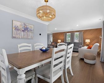3br - 2 King Beds, Game Room, Firepit, Ev Charger - Kings Mountain - Comedor