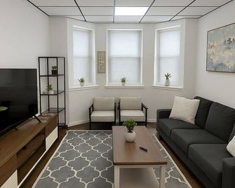 Cozy 2br Apartment Near Loyola & Beach, Queen Beds - Chicago - Sala de estar