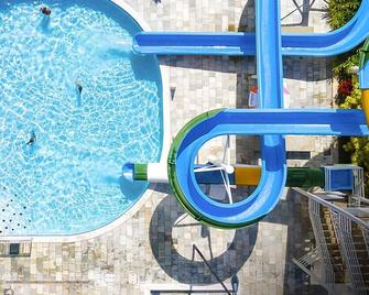 DiRoma Fiori com um dia no Acqua park, Splash e Slide - Caldas Novas - Piscina