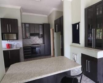 Davie's BnB - Lilongwe - Cocina