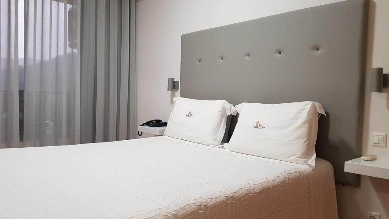 Hotel Lagoa Azul do Geres