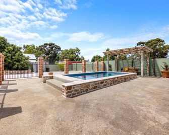 Arapiles Club House - Horsham - Pool