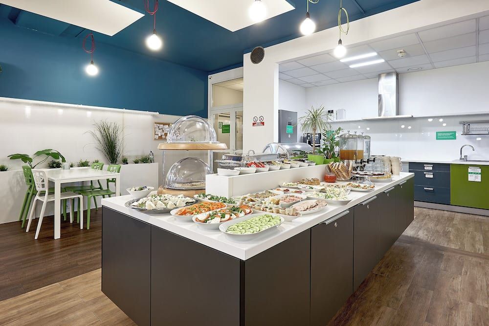 Traffic Hotel thumbnail 3