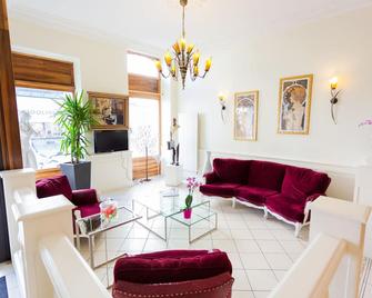 Hôtel de l'Europe Grenoble hyper-centre - Grenoble - Living room
