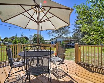 Updated Brevard Home - Close to Downtown! - Brevard - Balcony