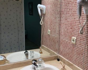 Hotel El Atalaya - Fuentidueña de Tajo - Bathroom