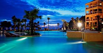 Centara Grand Beach Resort Phuket (SHA Plus+) - Karon - Pool