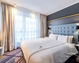 Premier Inn Saarbrücken City Centre - Saarbruecken - Bedroom