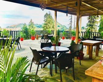 Drona Hills Resorts - Kanatal - Patio