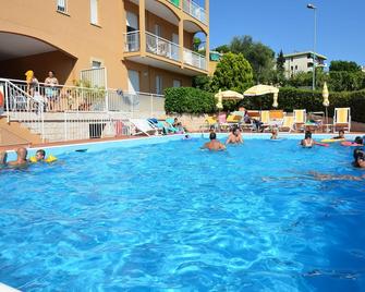 Residence Orchidea - Pietra Ligure - Piscine
