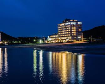 ناروتو جراند هوتل كايجيتسو - ناروتو - مبنى